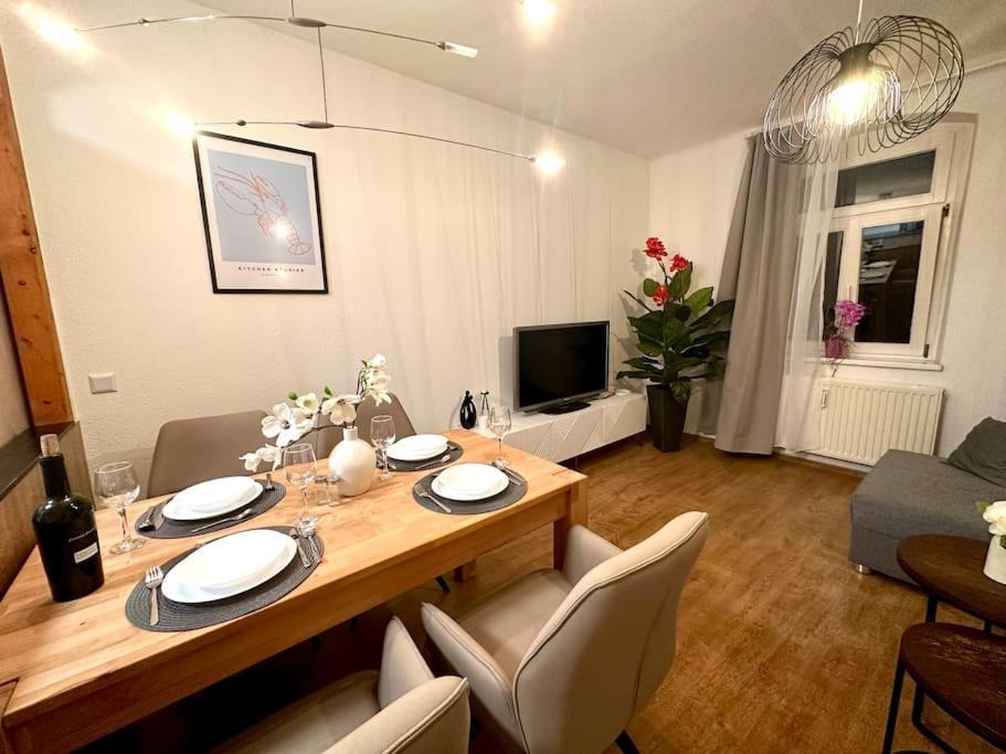 Modern Eingerichtete Wohnung Im Stadtzentrum Zittau Kostenloser Parkplatz Zewnętrze zdjęcie